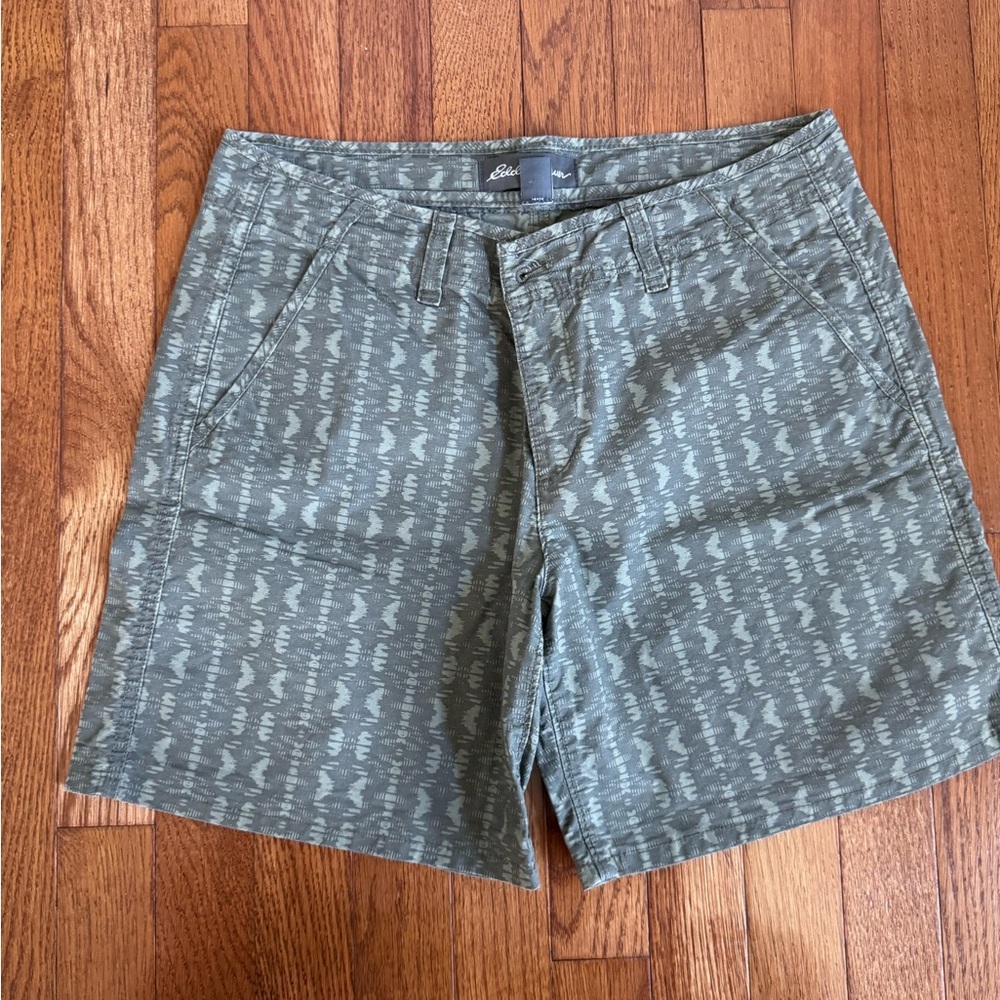 Eddie Bauer Olive Patterned Women's shorts. size 6